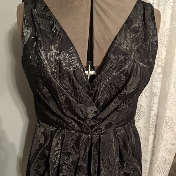Vera Wang party dress. - Picture 2 of 4